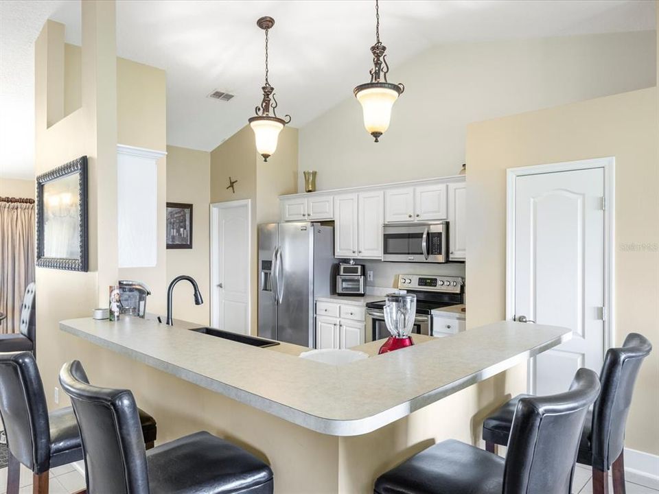 For Sale: $475,000 (3 beds, 2 baths, 1830 Square Feet)