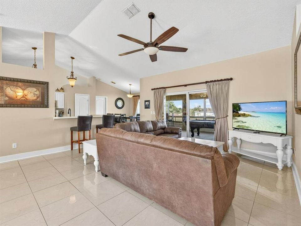 For Sale: $475,000 (3 beds, 2 baths, 1830 Square Feet)