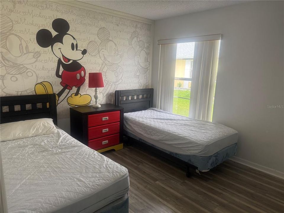 For Rent: $2,300 (3 beds, 2 baths, 1377 Square Feet)