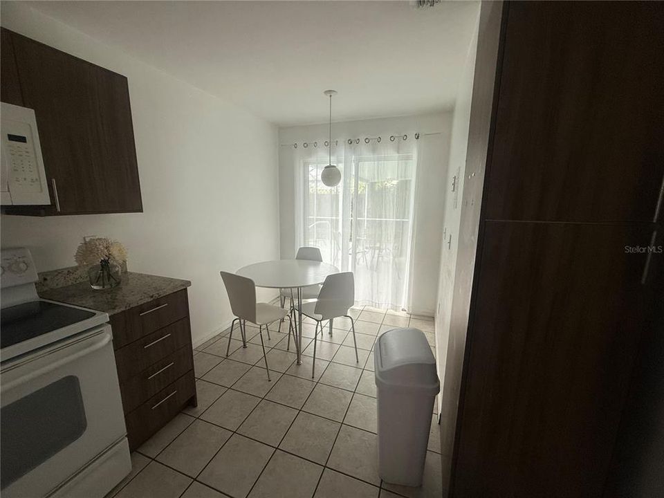 For Rent: $2,300 (3 beds, 2 baths, 1377 Square Feet)