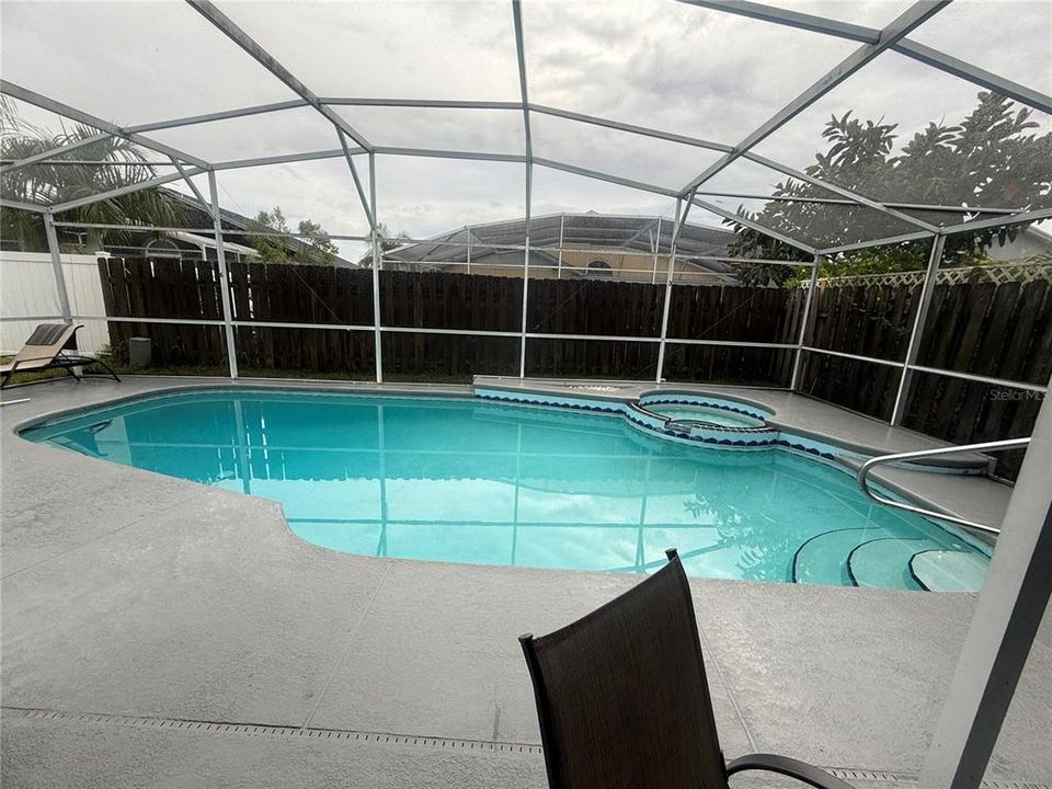 For Rent: $2,300 (3 beds, 2 baths, 1377 Square Feet)