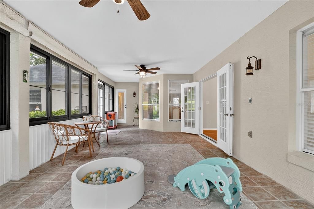 Active With Contract: $574,900 (4 beds, 2 baths, 2147 Square Feet)