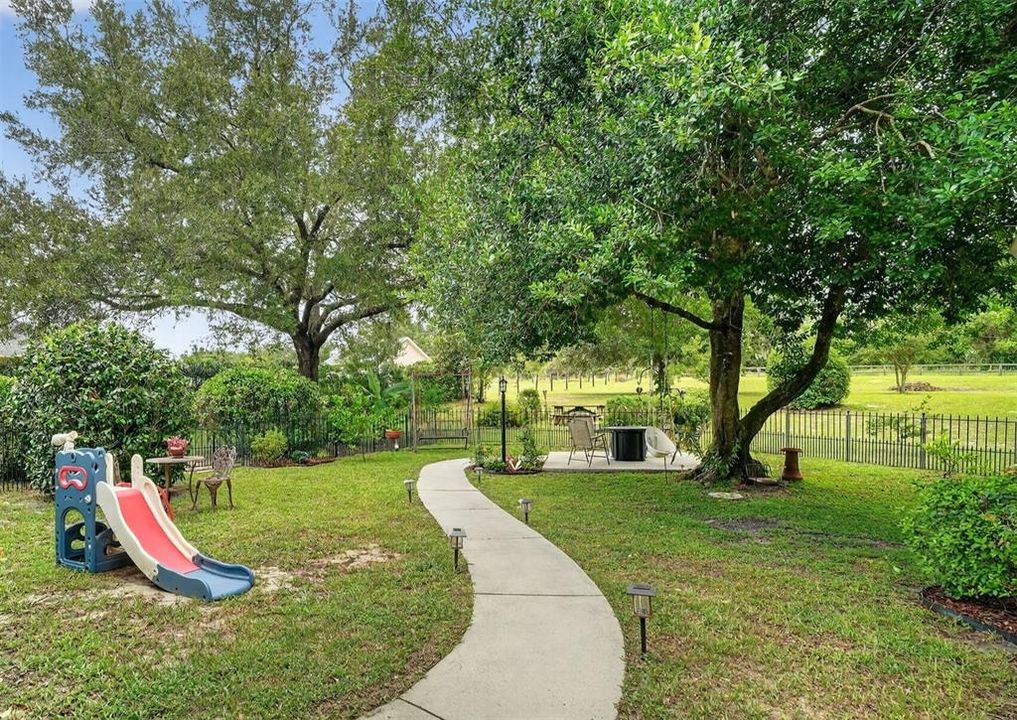 Active With Contract: $574,900 (4 beds, 2 baths, 2147 Square Feet)