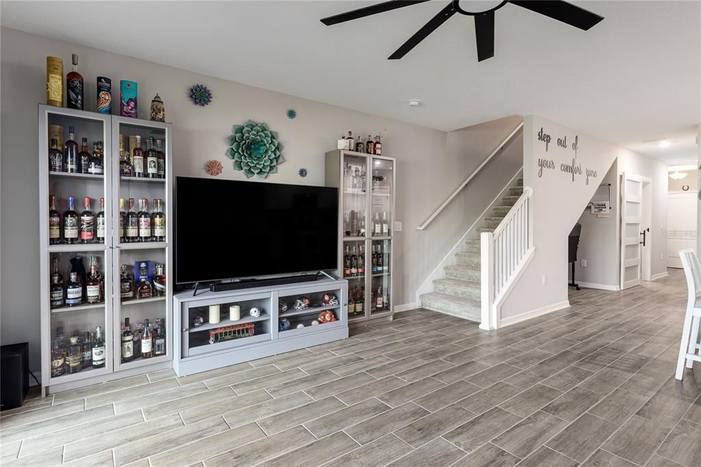 En Venta: $315,900 (3 camas, 2 baños, 1575 Pies cuadrados)