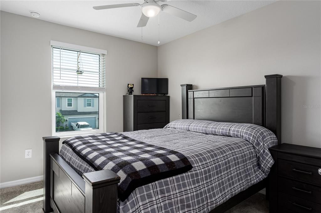 En Venta: $315,900 (3 camas, 2 baños, 1575 Pies cuadrados)