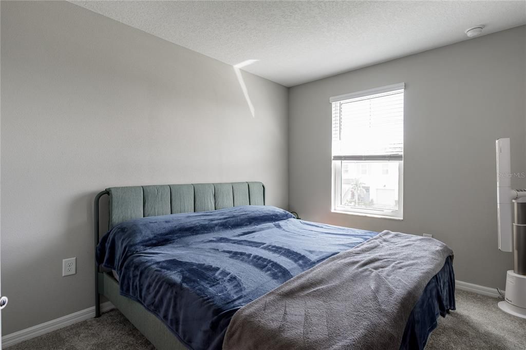 En Venta: $315,900 (3 camas, 2 baños, 1575 Pies cuadrados)