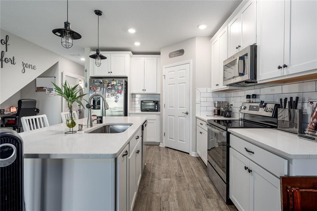 En Venta: $315,900 (3 camas, 2 baños, 1575 Pies cuadrados)