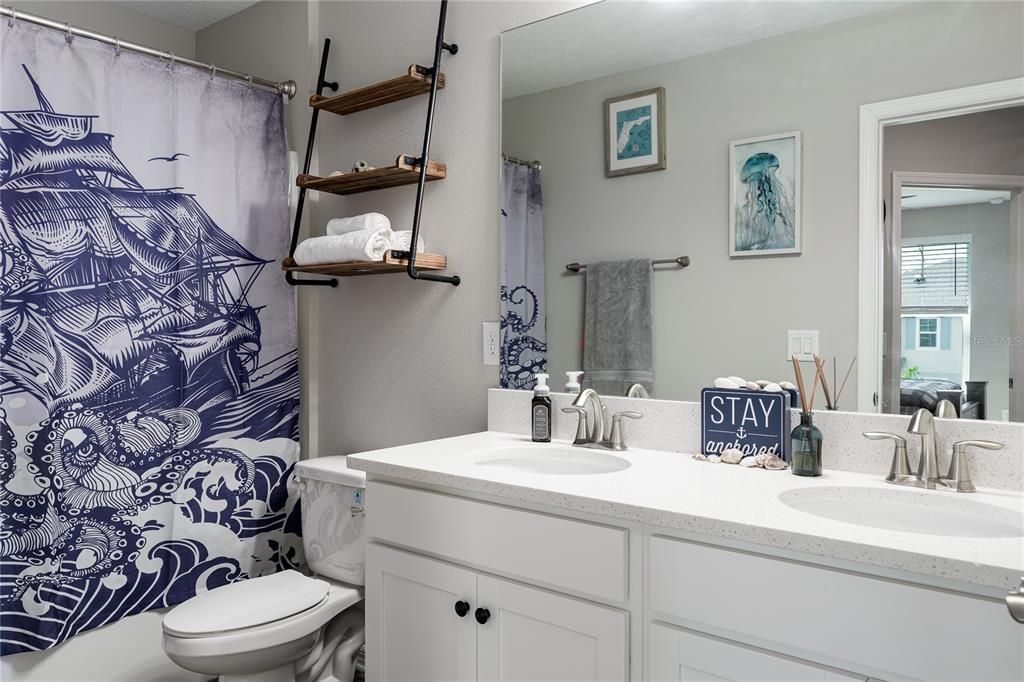 En Venta: $315,900 (3 camas, 2 baños, 1575 Pies cuadrados)