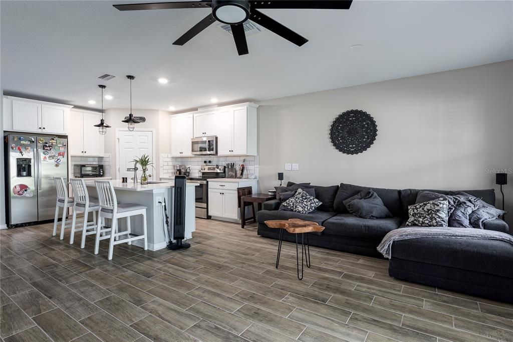 En Venta: $315,900 (3 camas, 2 baños, 1575 Pies cuadrados)