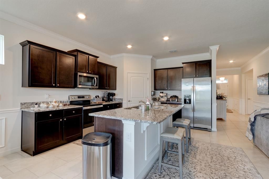 待售: $399,999 (4 贝兹, 2 浴室, 2059 平方英尺)