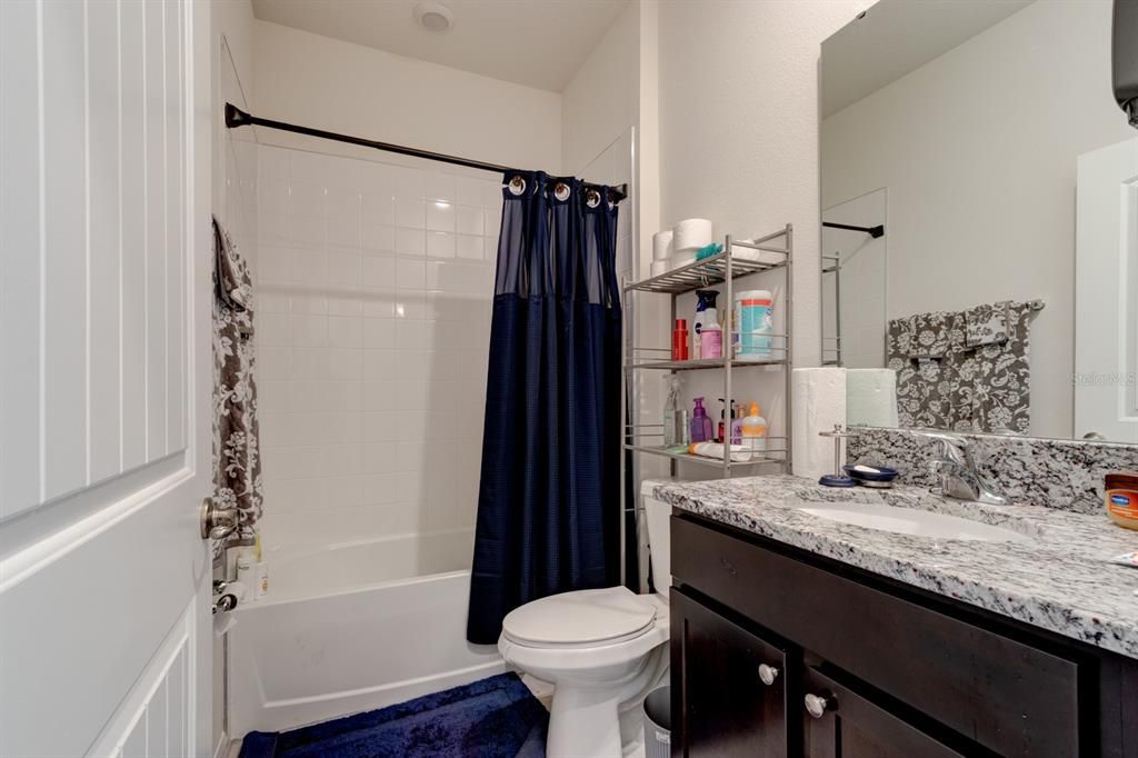 待售: $399,999 (4 贝兹, 2 浴室, 2059 平方英尺)