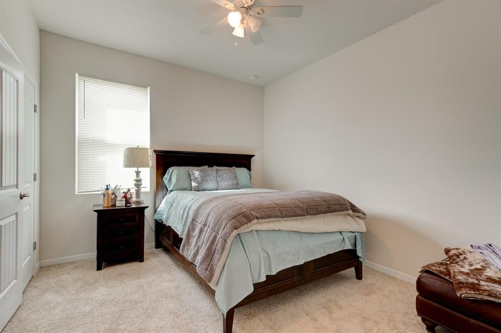 待售: $399,999 (4 贝兹, 2 浴室, 2059 平方英尺)