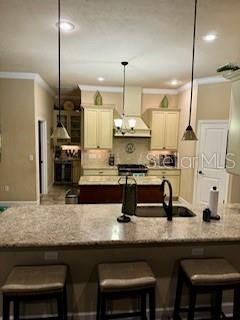 出租: $4,000 (4 贝兹, 3 浴室, 2475 平方英尺)