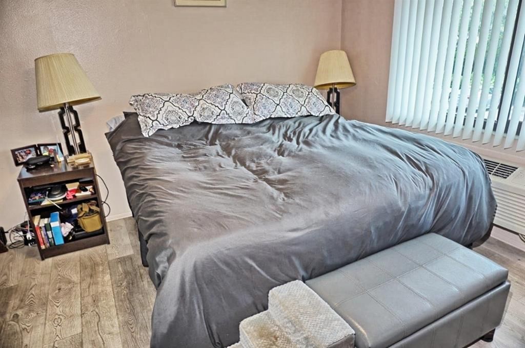 На продажу: $134,900 (1 спален, 1 ванн, 456 Квадратных фут)