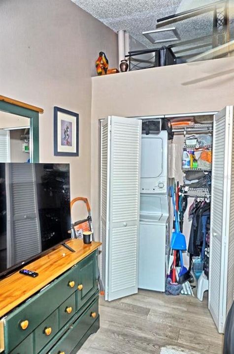 На продажу: $134,900 (1 спален, 1 ванн, 456 Квадратных фут)