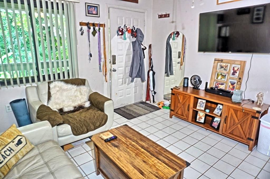 На продажу: $134,900 (1 спален, 1 ванн, 456 Квадратных фут)