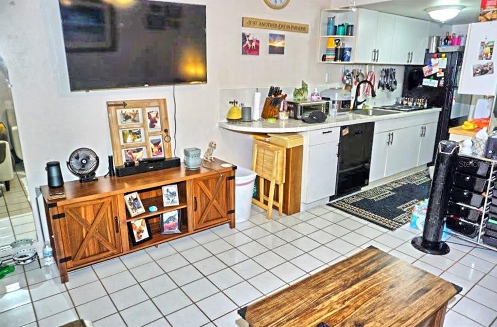 На продажу: $134,900 (1 спален, 1 ванн, 456 Квадратных фут)