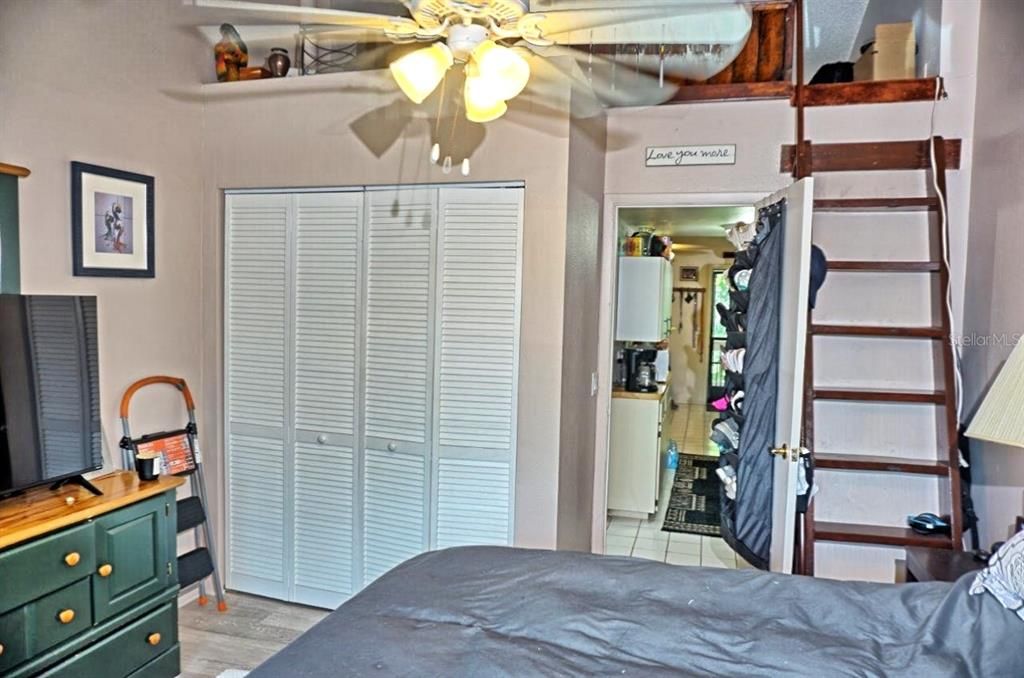 На продажу: $134,900 (1 спален, 1 ванн, 456 Квадратных фут)