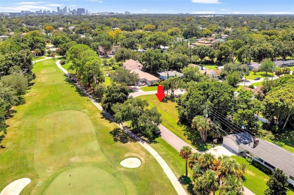 На продажу: $399,000 (0.17 acres)