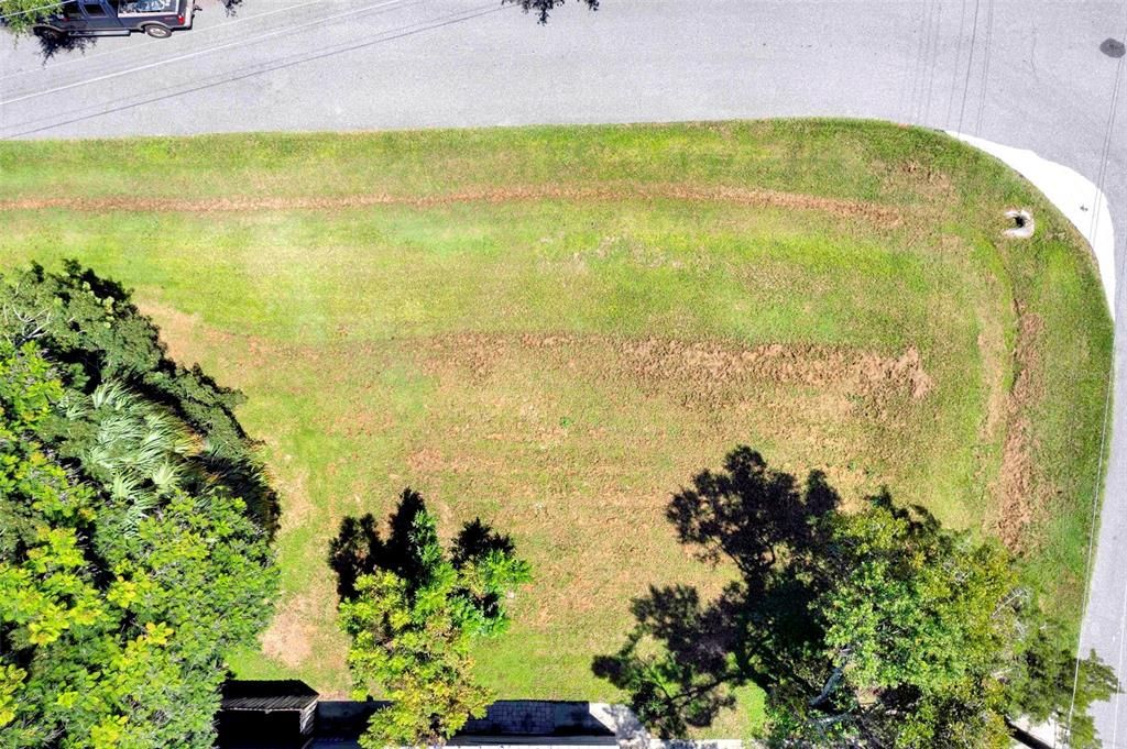 На продажу: $399,000 (0.17 acres)