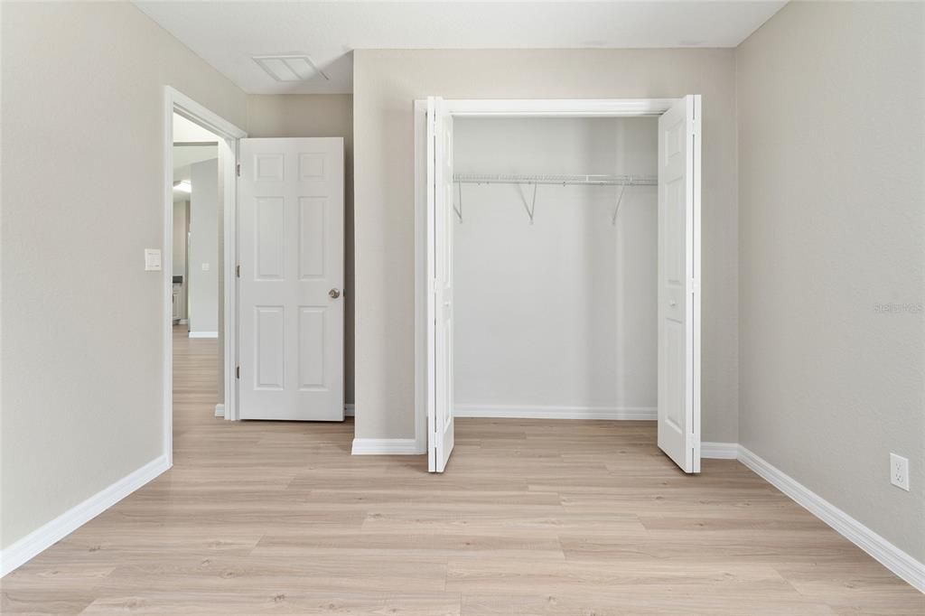 合同活跃: $224,000 (3 贝兹, 2 浴室, 1246 平方英尺)