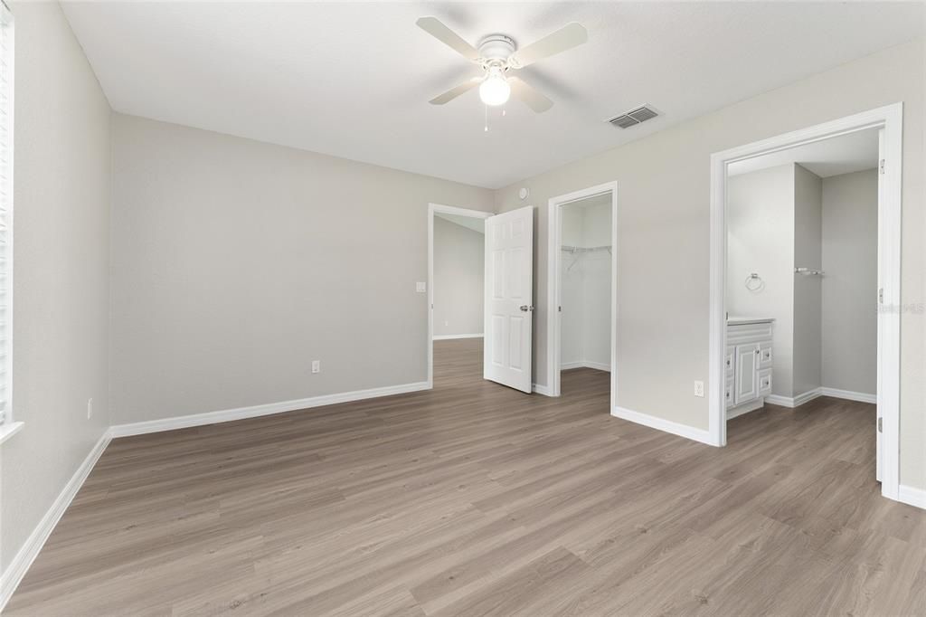 合同活跃: $224,000 (3 贝兹, 2 浴室, 1246 平方英尺)