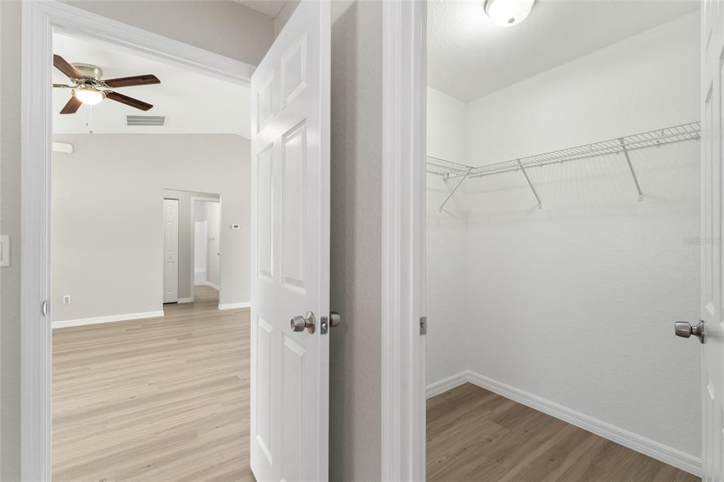 合同活跃: $224,000 (3 贝兹, 2 浴室, 1246 平方英尺)