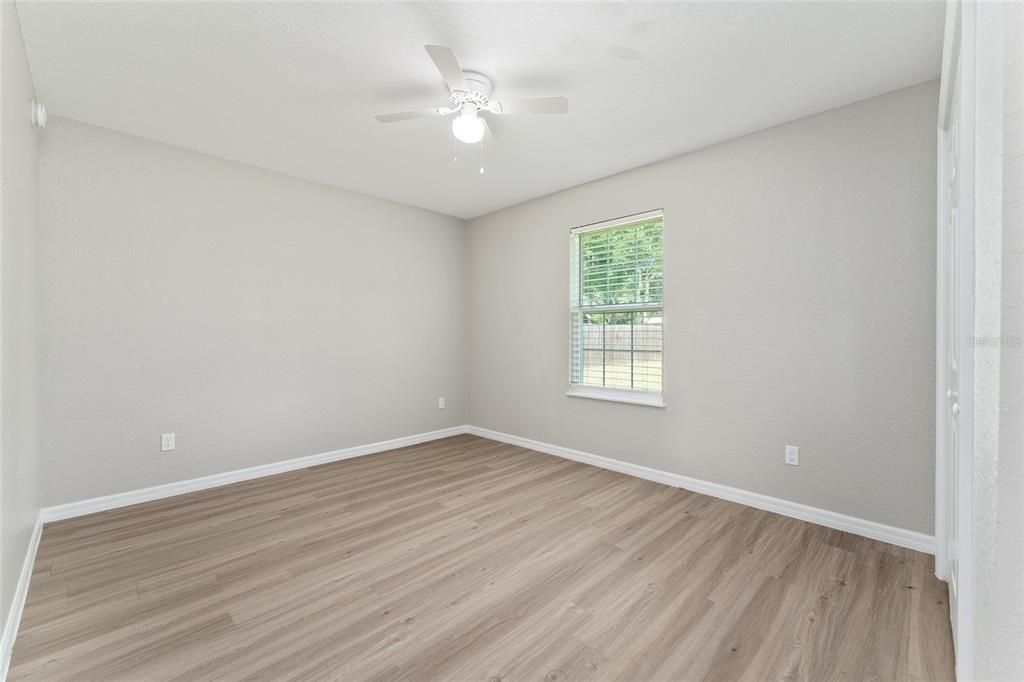 合同活跃: $224,000 (3 贝兹, 2 浴室, 1246 平方英尺)