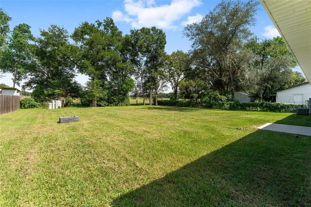 合同活跃: $224,000 (3 贝兹, 2 浴室, 1246 平方英尺)