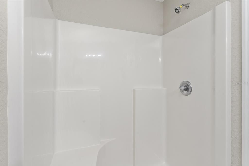 合同活跃: $224,000 (3 贝兹, 2 浴室, 1246 平方英尺)