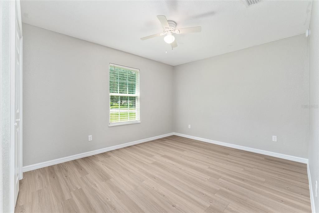 合同活跃: $224,000 (3 贝兹, 2 浴室, 1246 平方英尺)