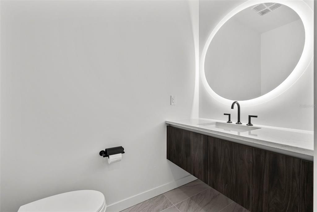 出租: $9,200 (2 贝兹, 2 浴室, 1923 平方英尺)