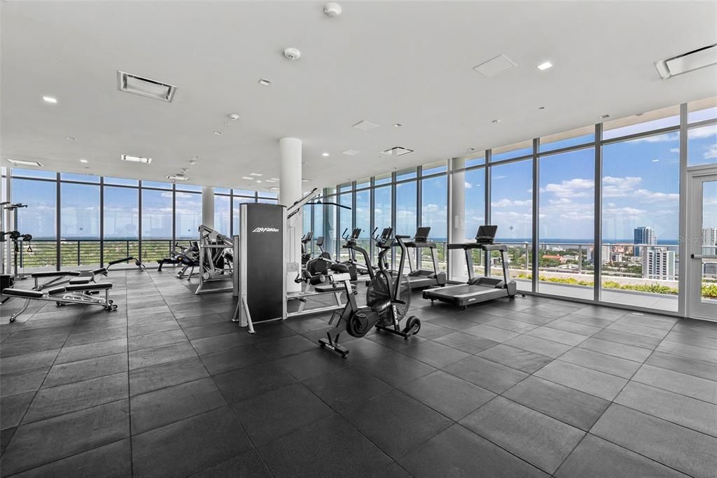 出租: $9,200 (2 贝兹, 2 浴室, 1923 平方英尺)