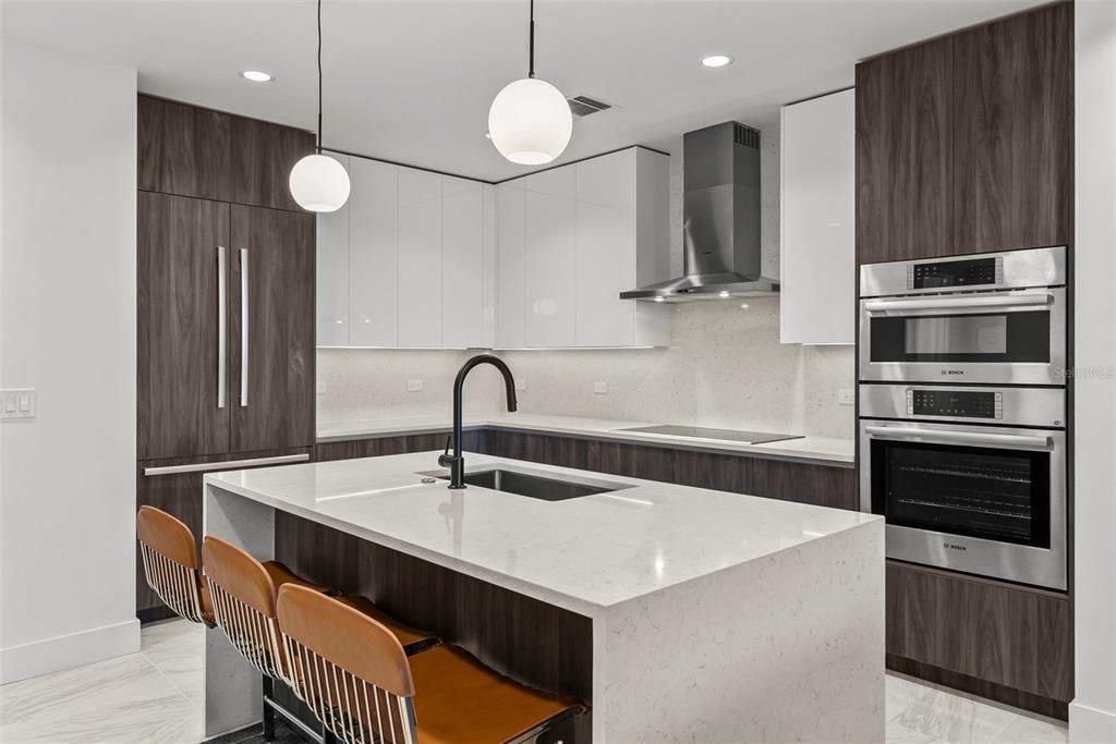 出租: $9,200 (2 贝兹, 2 浴室, 1923 平方英尺)