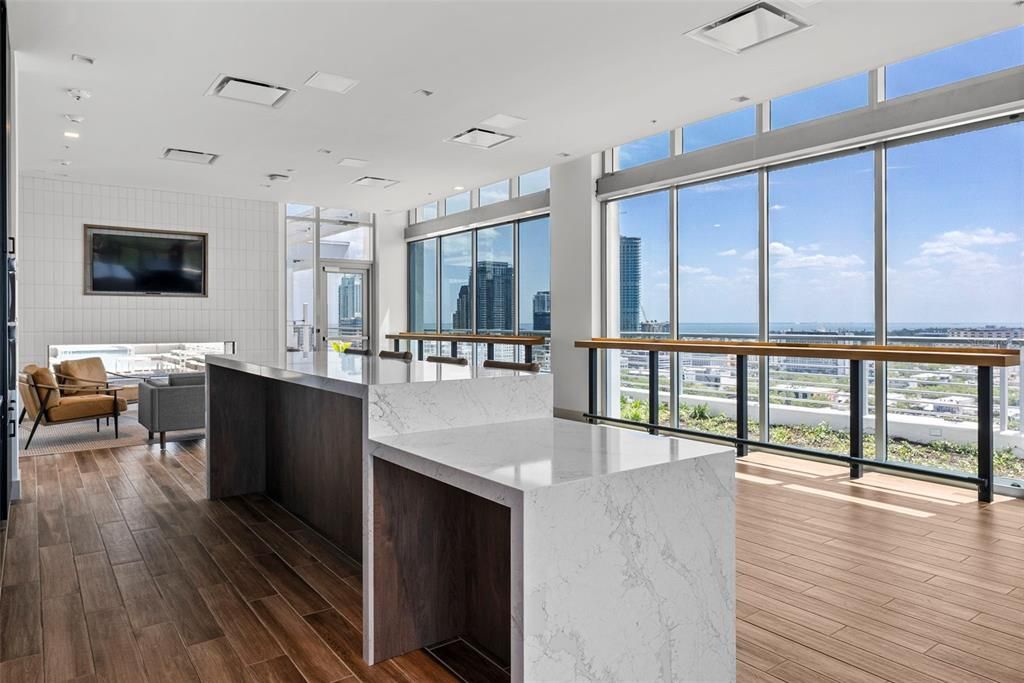 出租: $9,200 (2 贝兹, 2 浴室, 1923 平方英尺)