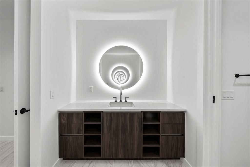 出租: $9,200 (2 贝兹, 2 浴室, 1923 平方英尺)