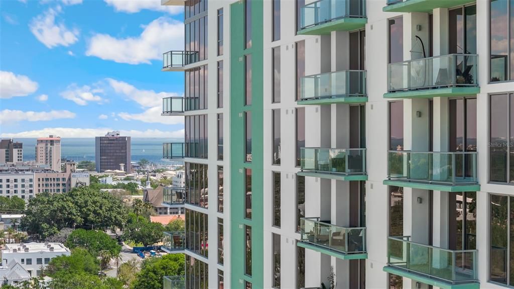 出租: $9,200 (2 贝兹, 2 浴室, 1923 平方英尺)