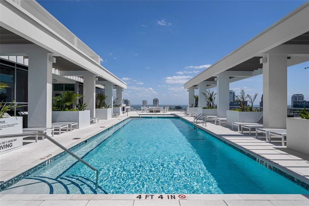 出租: $9,200 (2 贝兹, 2 浴室, 1923 平方英尺)