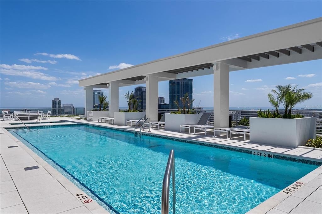 出租: $9,200 (2 贝兹, 2 浴室, 1923 平方英尺)