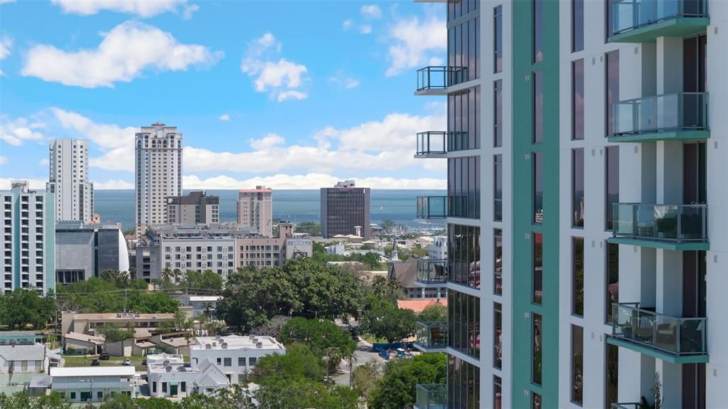 出租: $9,200 (2 贝兹, 2 浴室, 1923 平方英尺)