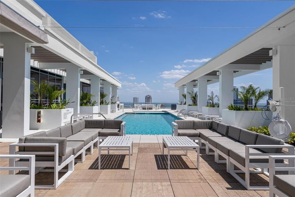 出租: $9,200 (2 贝兹, 2 浴室, 1923 平方英尺)