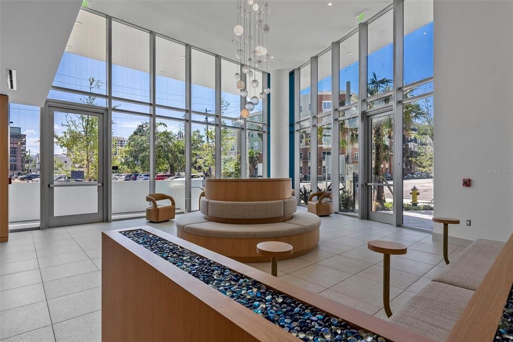 出租: $9,200 (2 贝兹, 2 浴室, 1923 平方英尺)