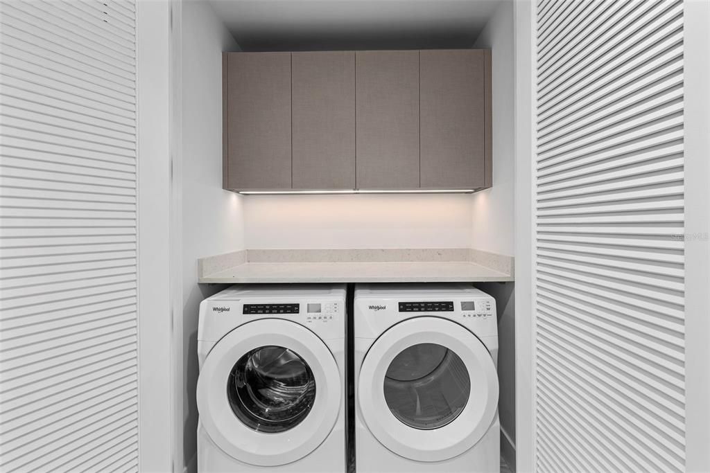 出租: $9,200 (2 贝兹, 2 浴室, 1923 平方英尺)