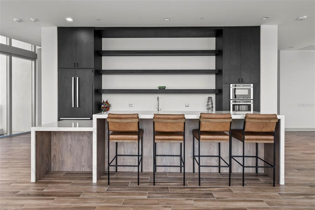 出租: $9,200 (2 贝兹, 2 浴室, 1923 平方英尺)