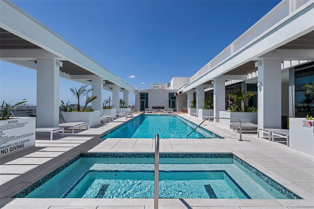 出租: $9,200 (2 贝兹, 2 浴室, 1923 平方英尺)