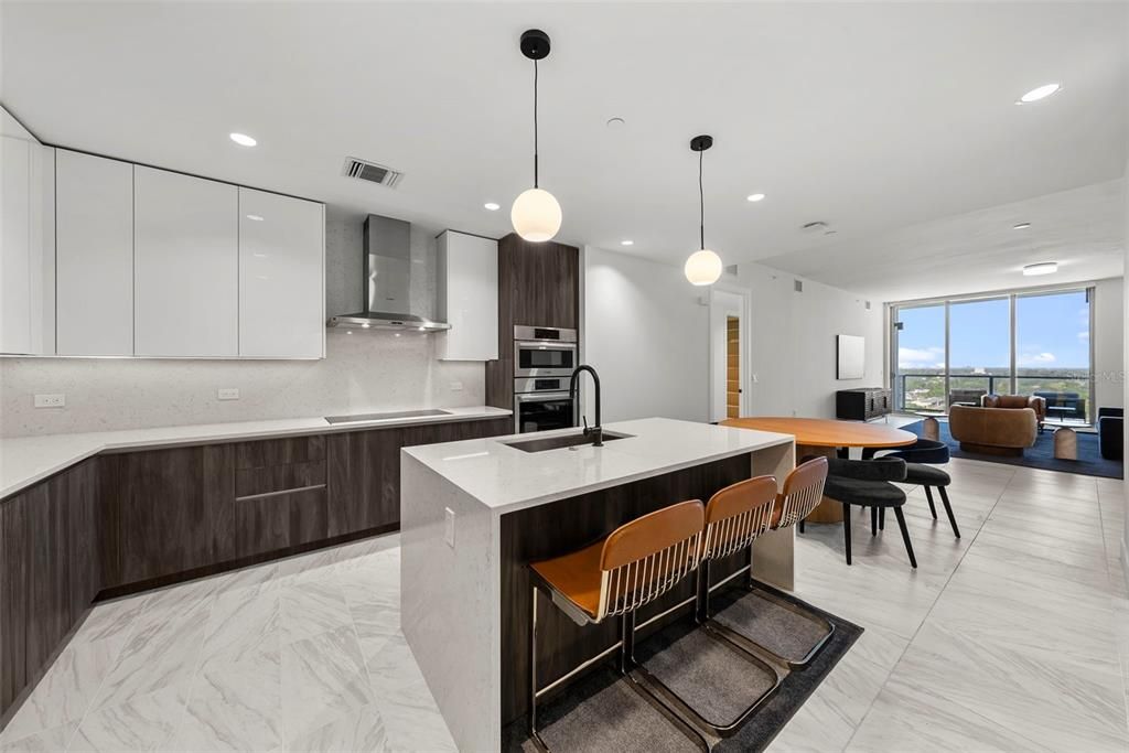 出租: $9,200 (2 贝兹, 2 浴室, 1923 平方英尺)