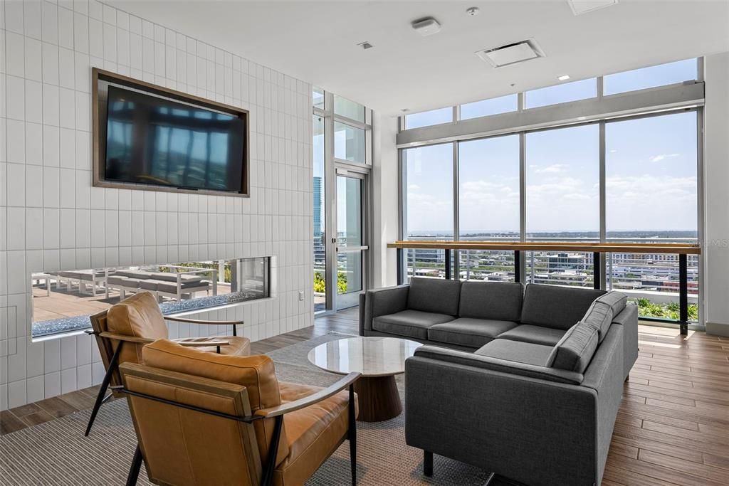 出租: $9,200 (2 贝兹, 2 浴室, 1923 平方英尺)