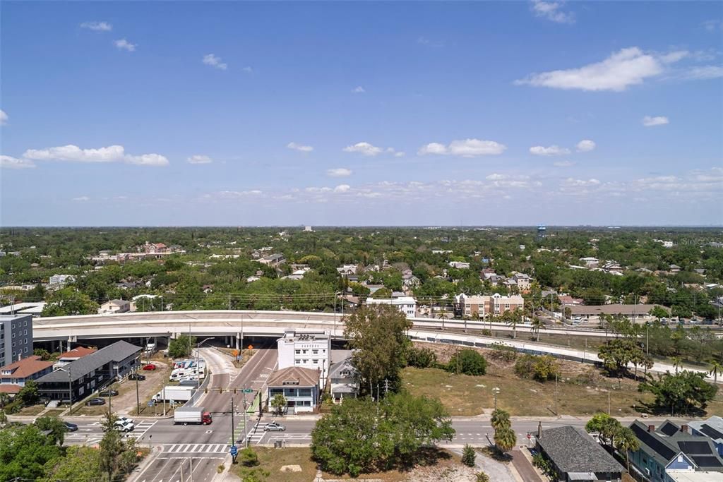 出租: $9,200 (2 贝兹, 2 浴室, 1923 平方英尺)