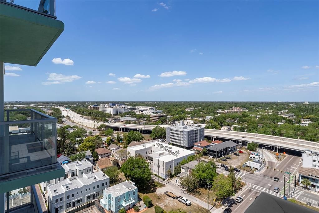 出租: $9,200 (2 贝兹, 2 浴室, 1923 平方英尺)