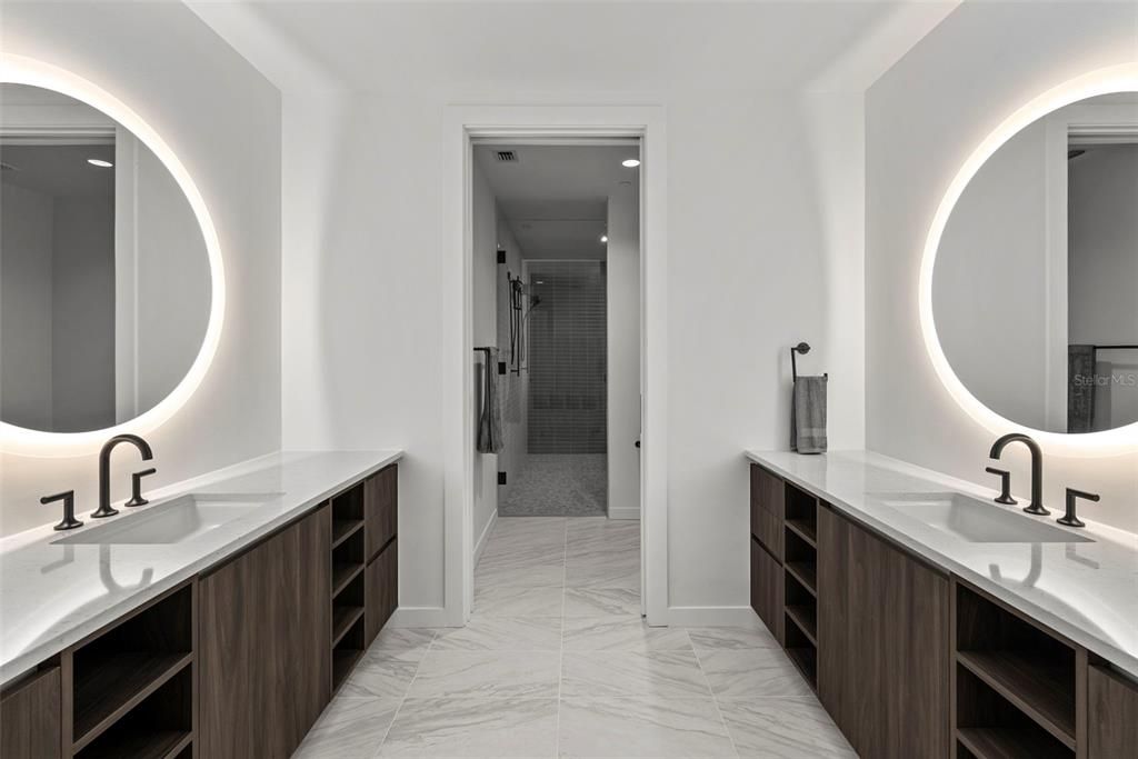 出租: $9,200 (2 贝兹, 2 浴室, 1923 平方英尺)